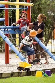 Отель Acclaim Kingsway Tourist Park Lexia